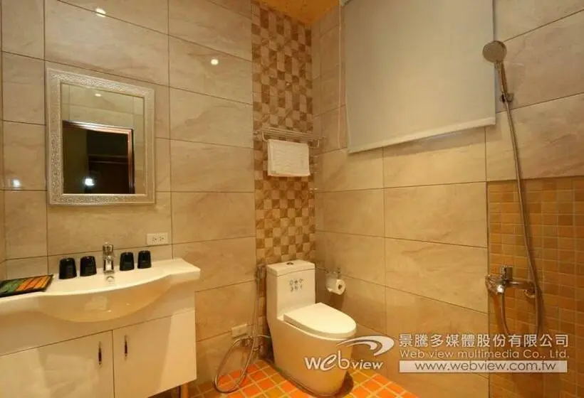 اتاق استاندارد چهار تخته, Ruo Shui Hotspring