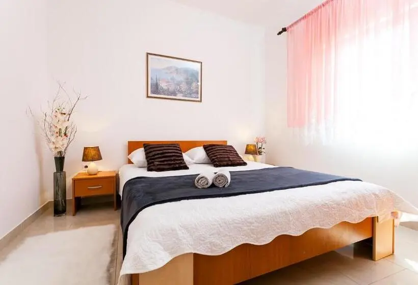 テラス付き１ベッドルームアパートメント, Guest House Mara