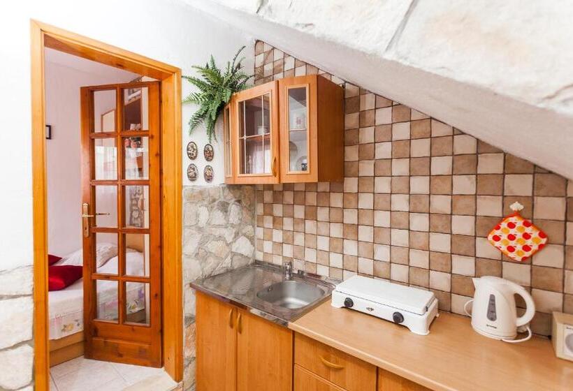 带1个卧室带花园景观的公寓, Guest House Mara