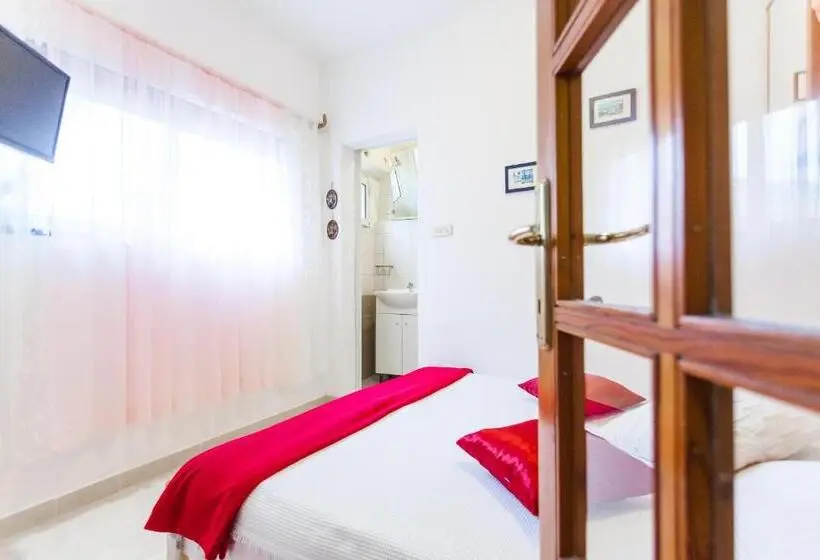 庭の見える１ベッドルームアパートメント, Guest House Mara