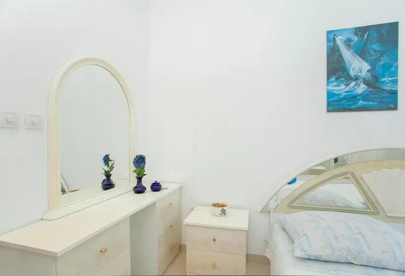 テラスつきの２ベッドルームアパートメント, Guest House Mara