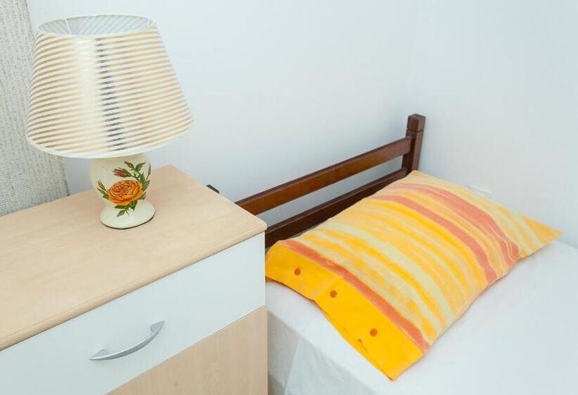 테라스가 있는 2 베드룸 아파트, Guest House Mara