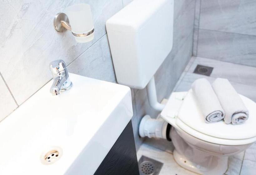 带一个卧室不带厨房的公寓, Guest House Mara