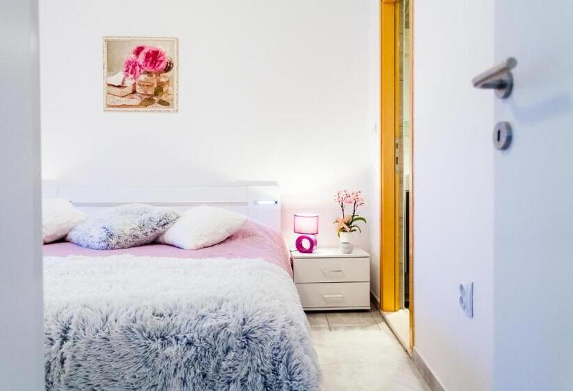 带一个卧室不带厨房的公寓, Guest House Mara