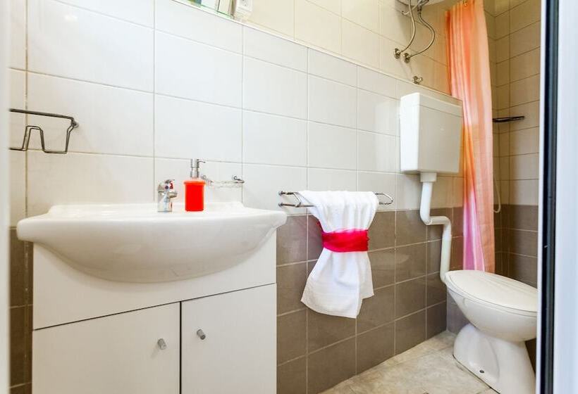 带1个卧室带花园景观的公寓, Guest House Mara