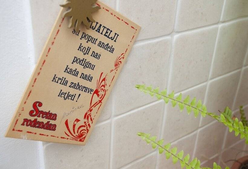 带露台两卧公寓, Guest House Mara