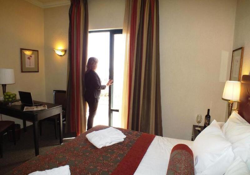 اتاق استاندارد, Aurora Motel