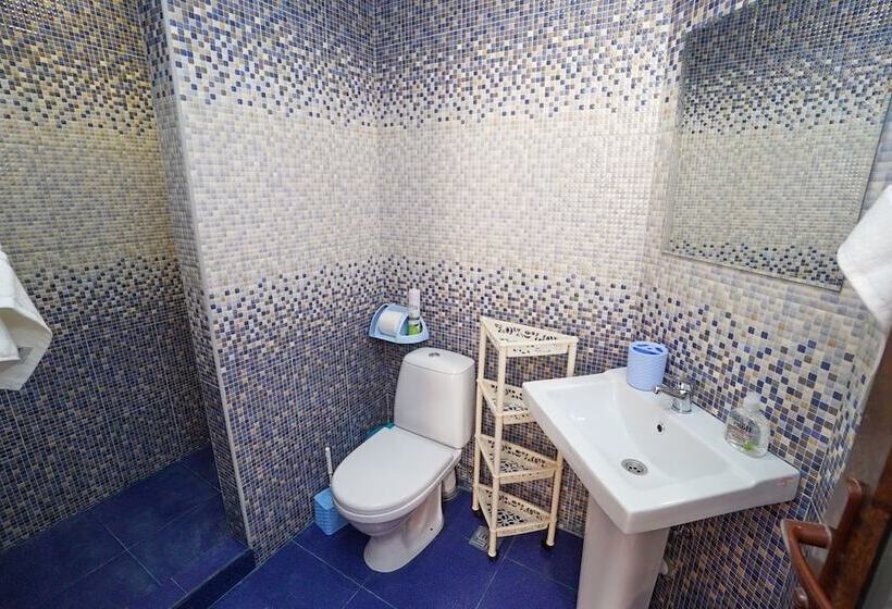 Quarto Familiar, Bliznetsy Apart