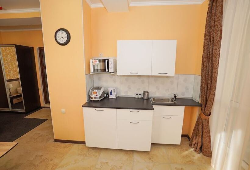 חדר משפחתי, Bliznetsy Apart