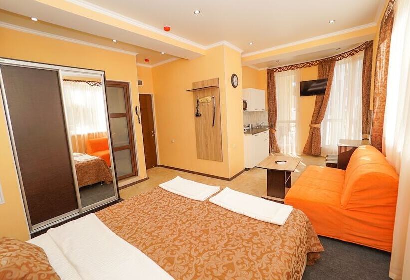 חדר משפחתי, Bliznetsy Apart