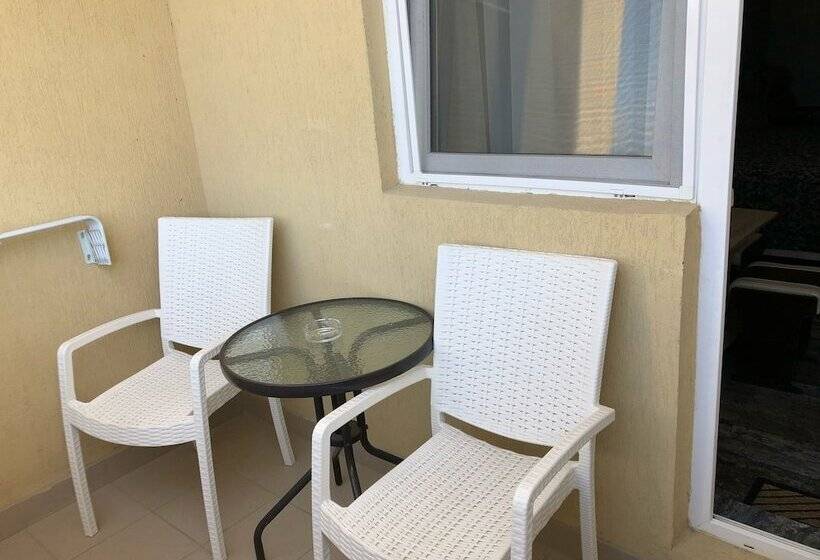 סטודיו דלוקס, Bliznetsy Apart