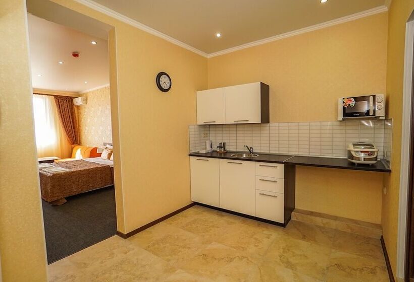 סטודיו דלוקס, Bliznetsy Apart