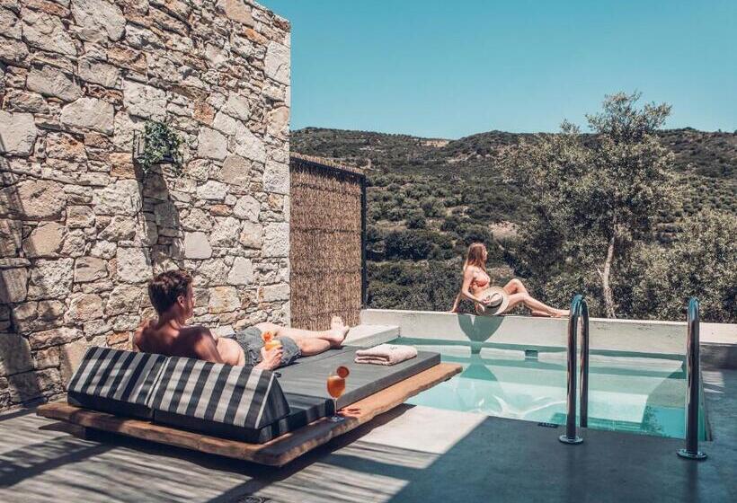 Premium room w/ mountain view, Monastery Estate Retreat