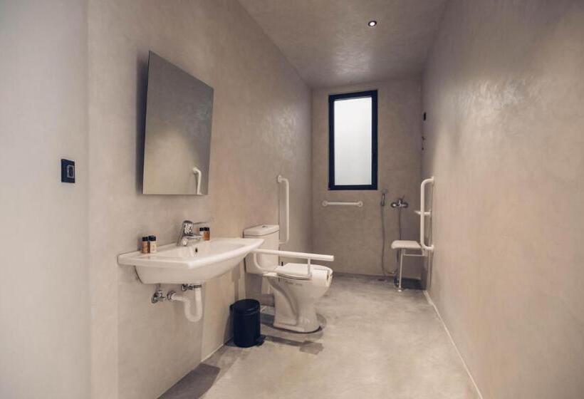 اتاق استاندارد, Monastery Estate Retreat