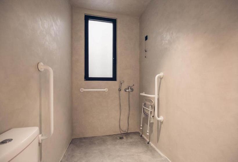 اتاق استاندارد, Monastery Estate Retreat