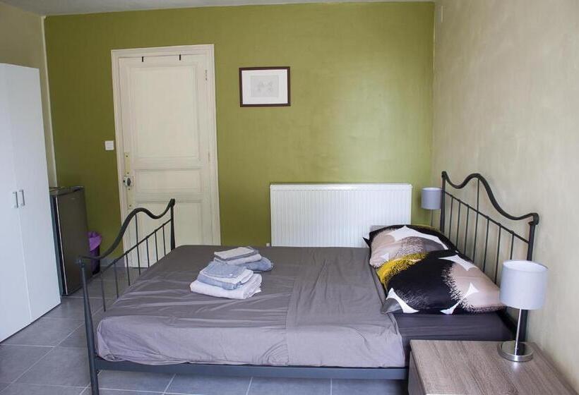 家庭间, Le Charhido