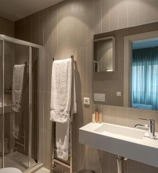 آپارتمان 1 خوابه, Four Stars Apart