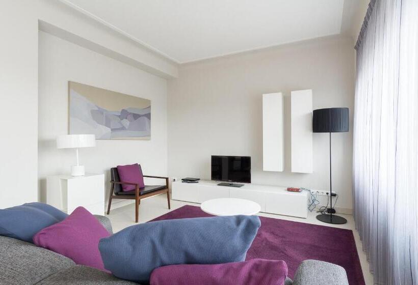 آپارتمان 2 خوابه, Four Stars Apart