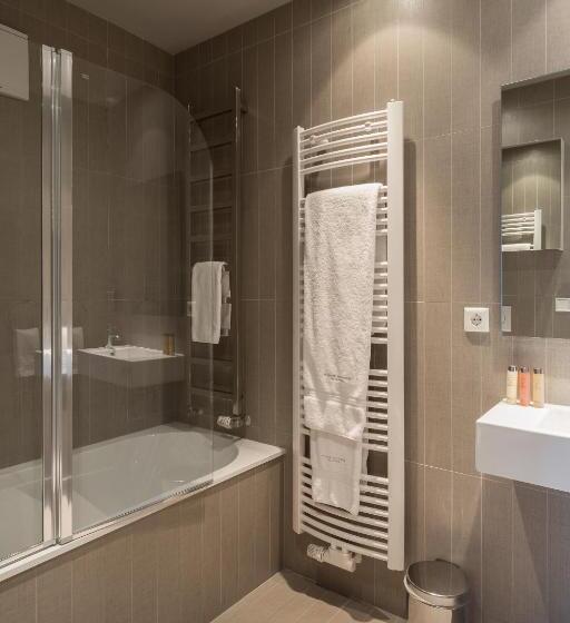 آپارتمان 2 خوابه, Four Stars Apart