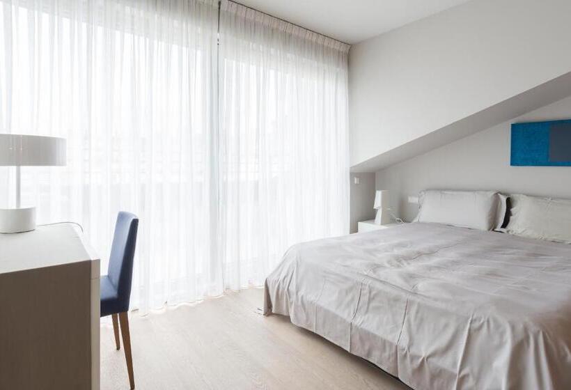 1 Bedroom Penthouse Apartment, Four Stars Apart