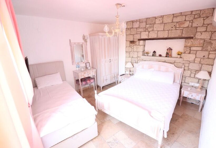 اتاق راحتی سه تخته, Galya Otel Alacati