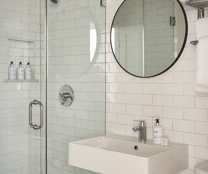 جناح سرير كينج, Block Island Beach House