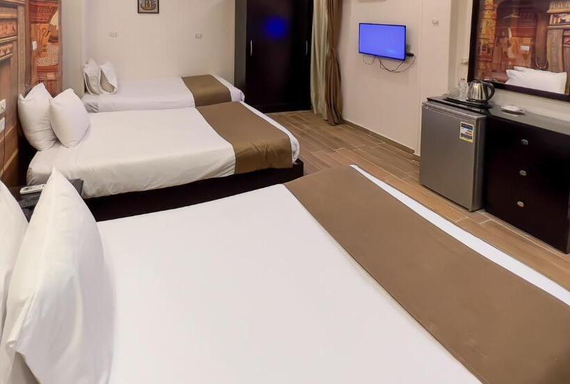 اتاق استاندارد چهارنفره با بالکن, Giza Pyramids View Inn