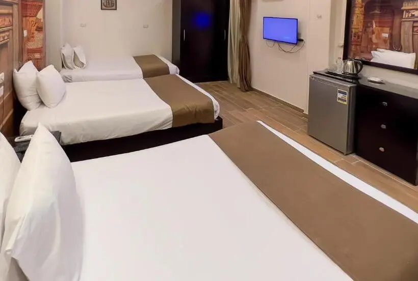 اتاق استاندارد چهارنفره با بالکن, Giza Pyramids View Inn