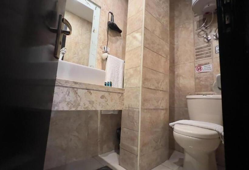 اتاق استاندارد چهارنفره با بالکن, Giza Pyramids View Inn