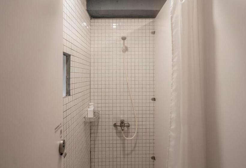 اتاق استاندارد با سرویس بهداشتی مشترک, Ruifang Yi Hostel