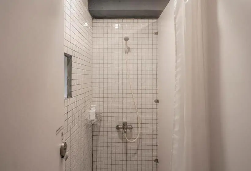 اتاق استاندارد با سرویس بهداشتی مشترک, Ruifang Yi Hostel