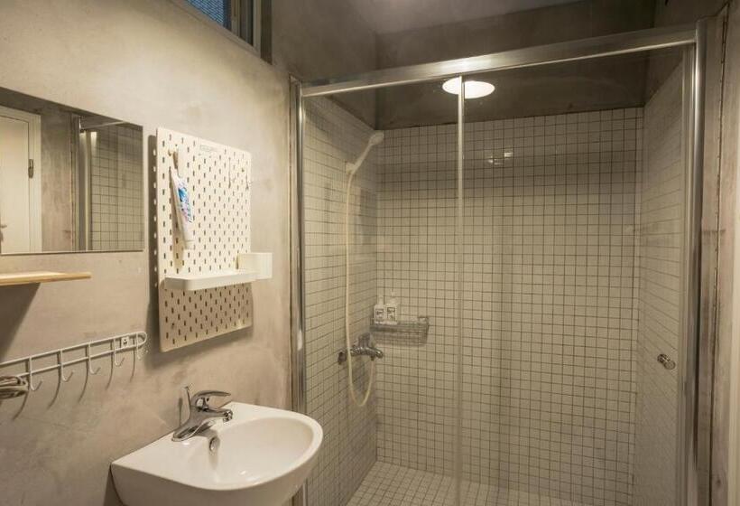 اتاق خانوادگی, Ruifang Yi Hostel