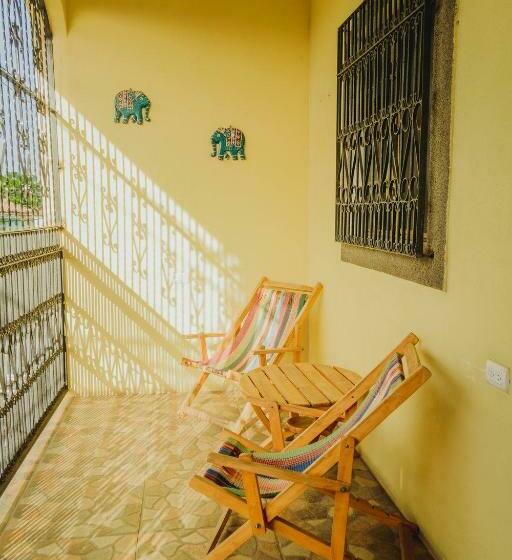 غرفة قياسية مزوَّدة بشُرفة, Casa Blanca