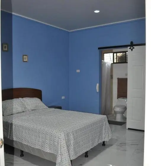 اتاق استاندارد چهار تخته, Casa Blanca