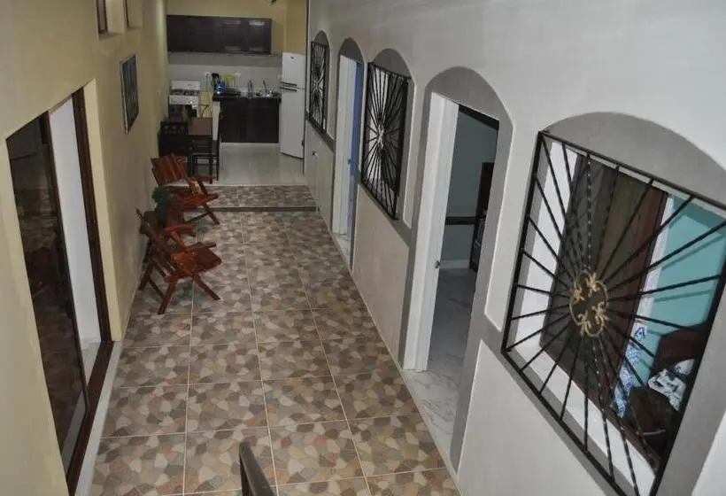 اتاق استاندارد سه نفره, Casa Blanca