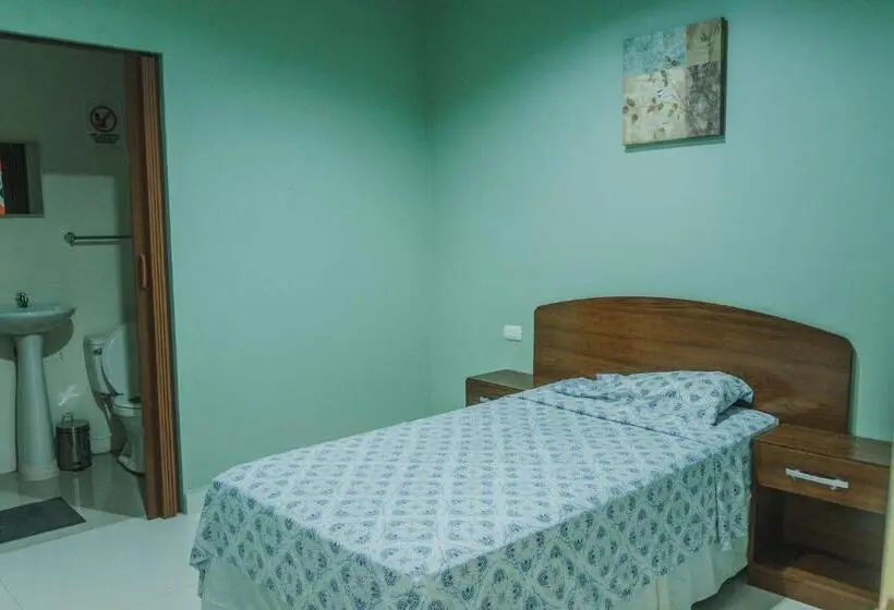اتاق اکونومی یک تخته, Casa Blanca