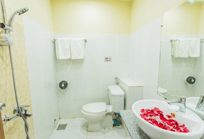 اتاق لوکس, Golden Gate China Town