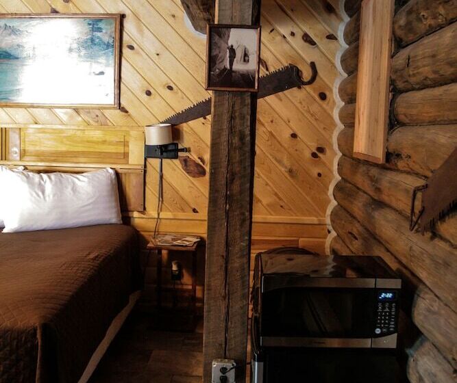 اتاق استاندارد یک نفره, Judith Mountain Lodge