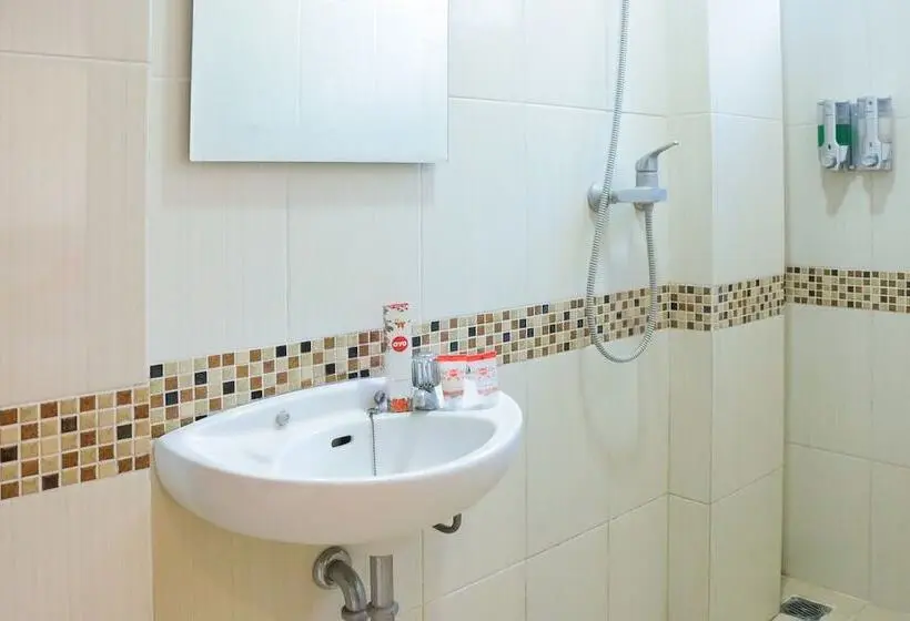 デラックスルーム, Maleo Guest House By Oyo Rooms