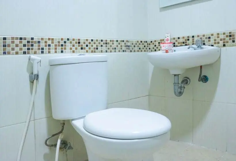 デラックスルーム, Maleo Guest House By Oyo Rooms