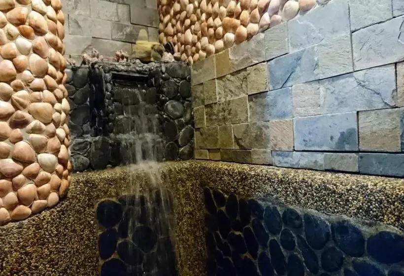 سوییت خانوادگی, Shankou Hotspring