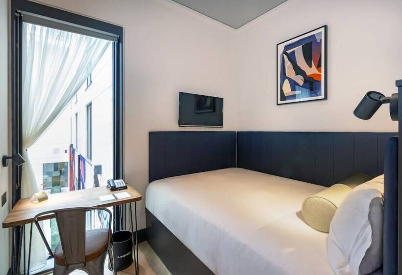 חדר סטנדרט, The Hendrick Smithfield