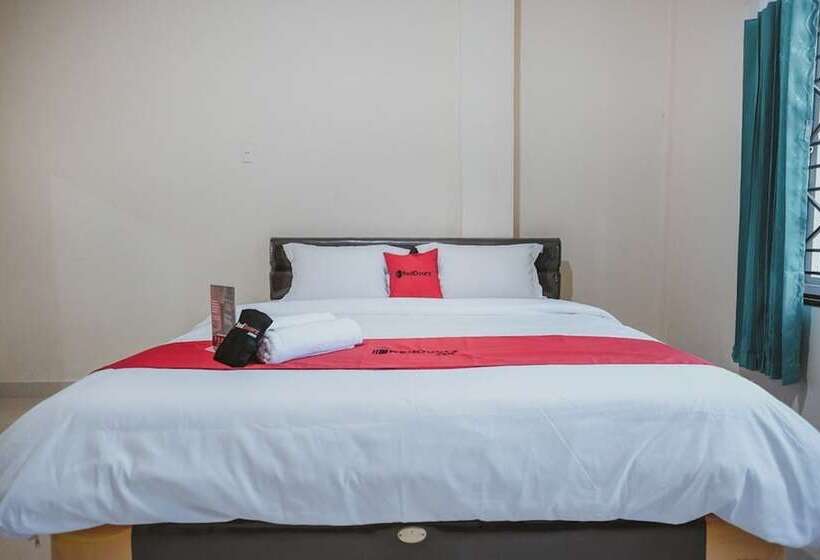 Номер Стандарт, Reddoorz Near Ringroad City Walks Medan