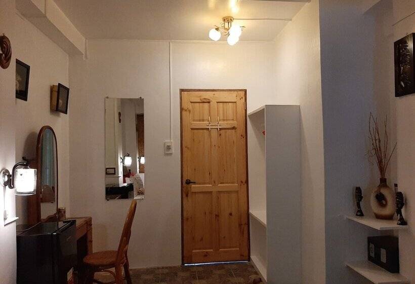 اتاق لوکس با بالکن, Lala Panzi Bed And Breakfast