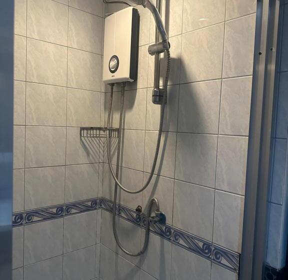 اتاق لوکس سه تخته, Lala Panzi Bed And Breakfast