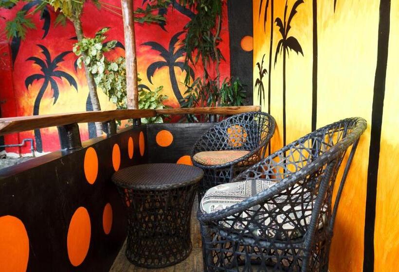 اتاق لوکس با بالکن, Lala Panzi Bed And Breakfast