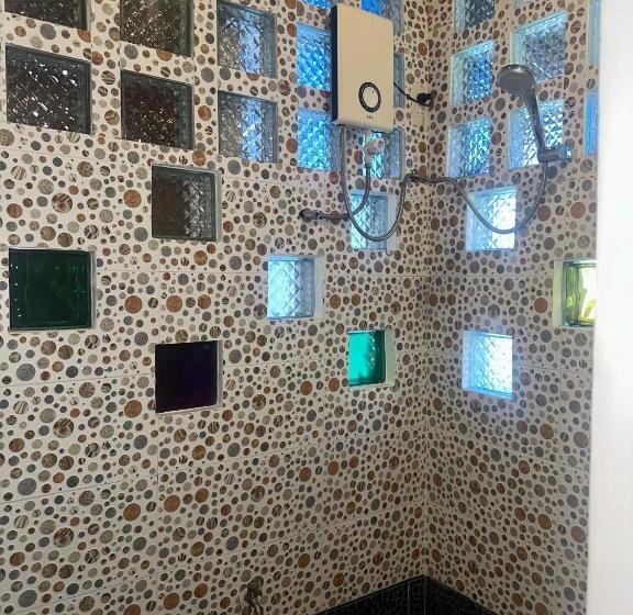 اتاق لوکس با بالکن, Lala Panzi Bed And Breakfast