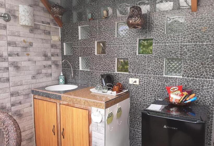 اتاق لوکس با بالکن, Lala Panzi Bed And Breakfast