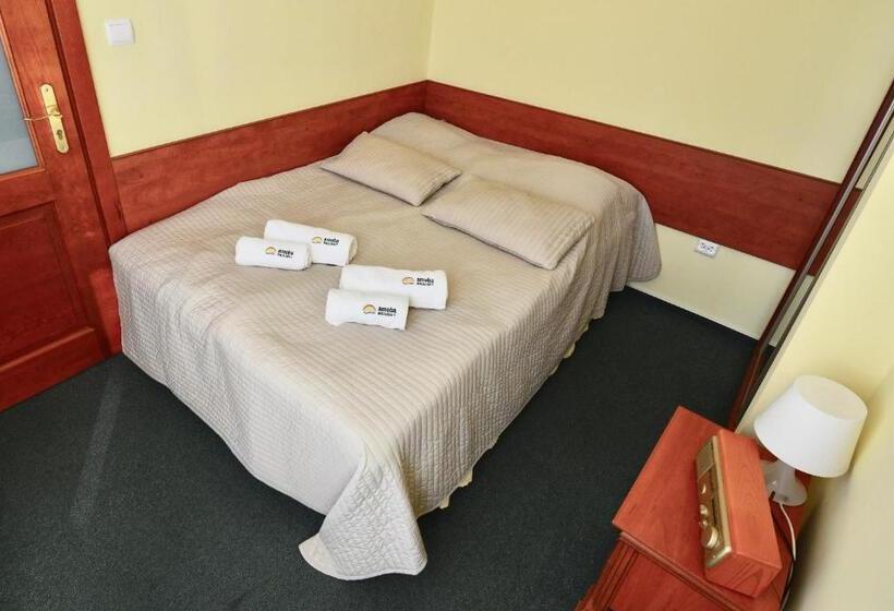 غرفة عائلية, Ow Ameba