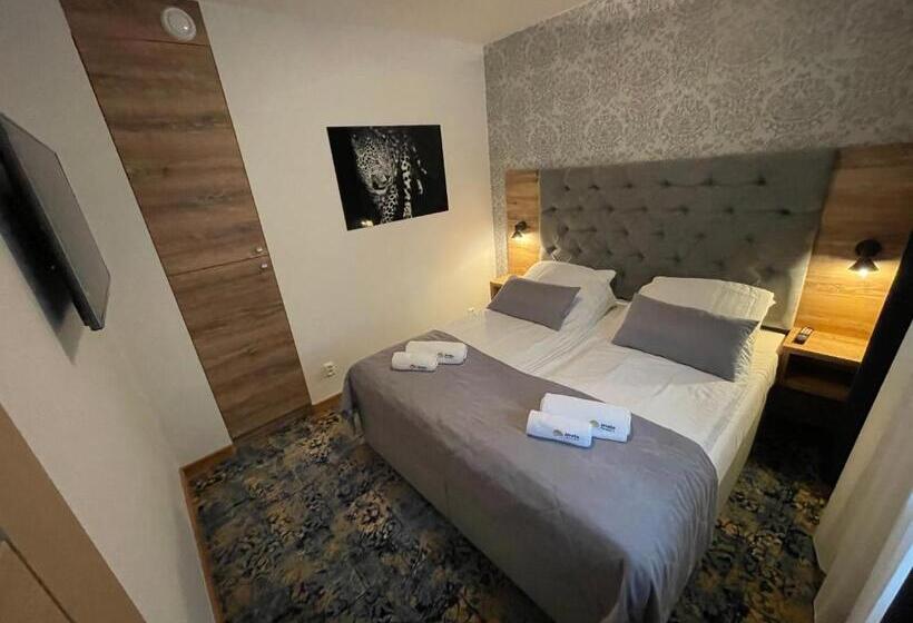 شقة غرفة واحدة, Ow Ameba